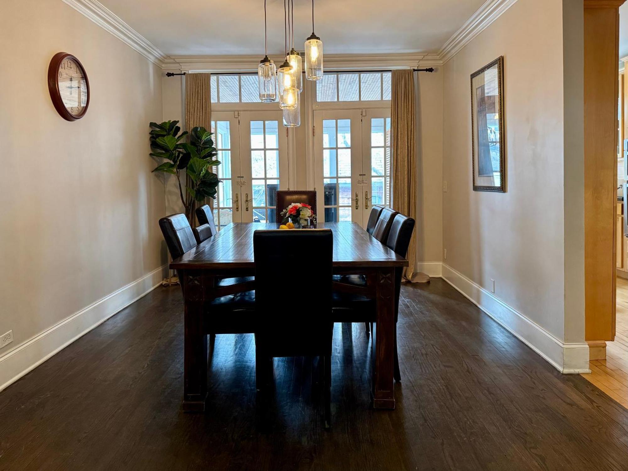3 Bedroom Spacious Home In Ideal Location W Free Parking Back Yard Pets Welcome 시카고 외부 사진