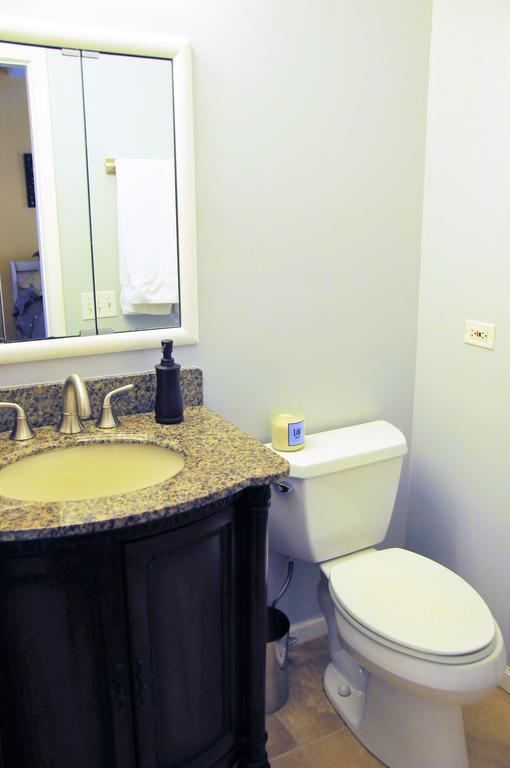 3 Bedroom Spacious Home In Ideal Location W Free Parking Back Yard Pets Welcome 시카고 외부 사진